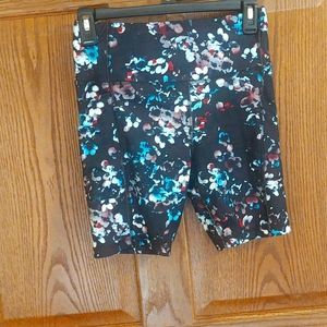 Athletic shorts with pockets